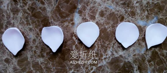 粘土胸花的制作步骤图解- www.aizhezhi.com