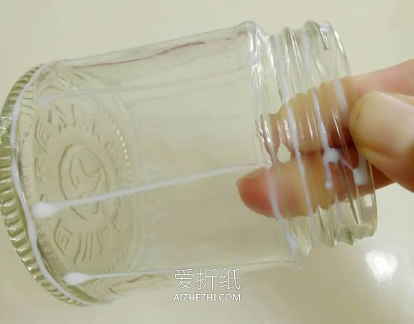 罐头瓶废物利用做花瓶的方法- www.aizhezhi.com