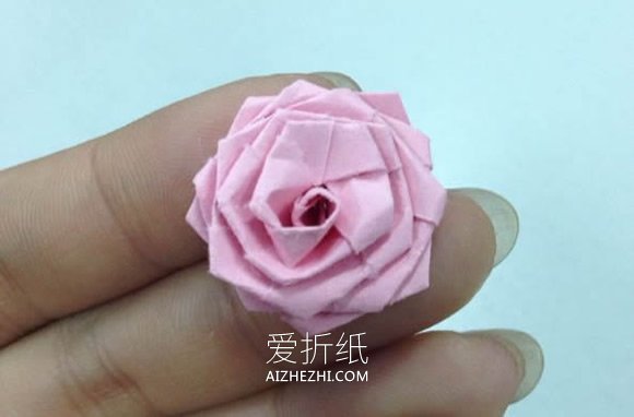 用长纸条折纸玫瑰花的步骤图- www.aizhezhi.com