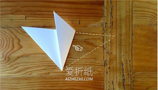 剪纸制作冬季雪花挂饰的方法- www.aizhezhi.com