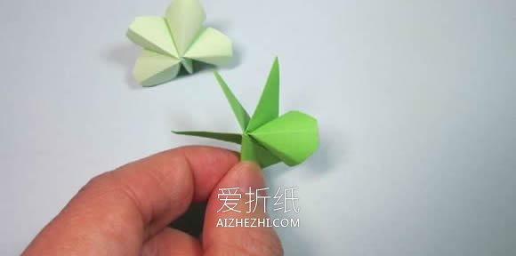 简单四叶草折纸教程- www.aizhezhi.com