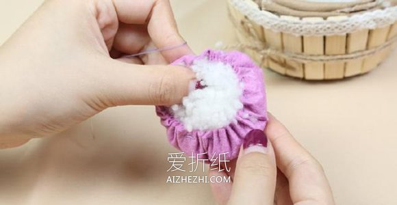 用快递盒做纸巾盒的方法教程- www.aizhezhi.com