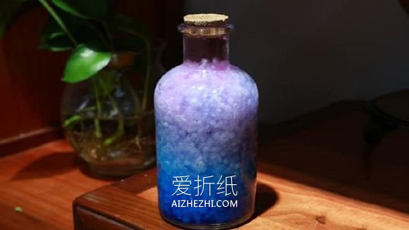 用玻璃罐制作星空许愿瓶的方法- www.aizhezhi.com