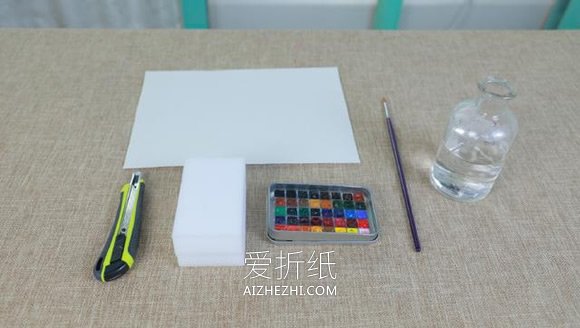 简单用海绵画西瓜的方法- www.aizhezhi.com