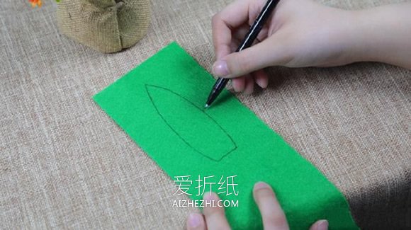 简单用不织布做风信子花的方法- www.aizhezhi.com