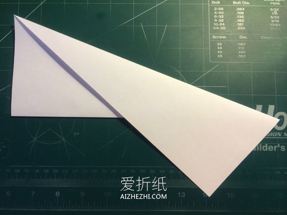 飞得又快又远纸飞机的折纸教程- www.aizhezhi.com