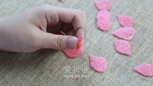 泡沫纸玫瑰花的手工制作方法- www.aizhezhi.com