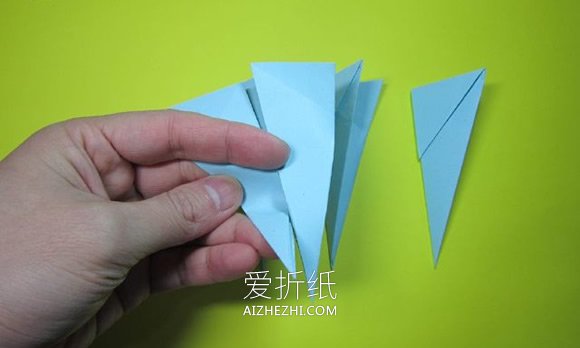 简单组合式战斗机的折纸方法- www.aizhezhi.com