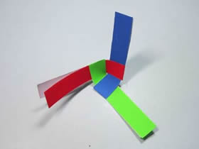 简单螺旋桨的折纸方法图解