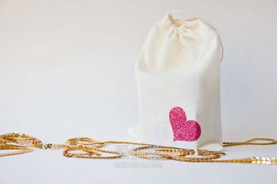 情人节爱心图案布袋的制作方法- www.aizhezhi.com