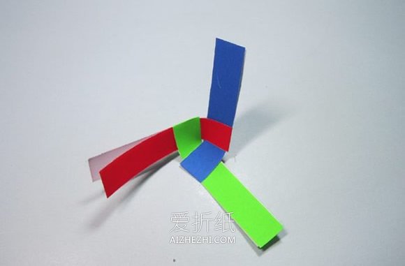 简单螺旋桨的折纸方法图解- www.aizhezhi.com