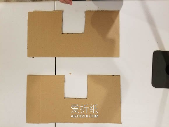 [视频]用硬纸板制作桌上足球桌的方法- www.aizhezhi.com