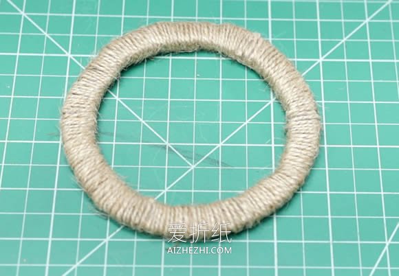 [视频]用可乐瓶制作圣诞铃铛装饰的方法- www.aizhezhi.com
