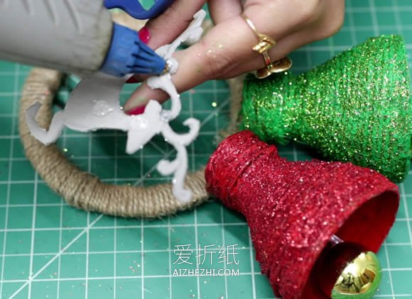 [视频]用可乐瓶制作圣诞铃铛装饰的方法- www.aizhezhi.com