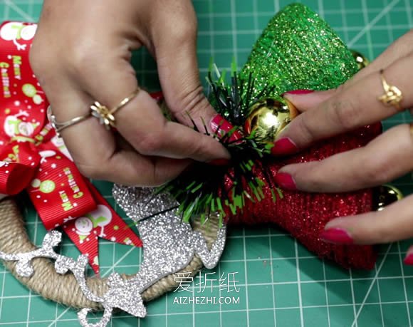 [视频]用可乐瓶制作圣诞铃铛装饰的方法- www.aizhezhi.com