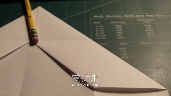 隐形巡逻飞机的折纸方法图解- www.aizhezhi.com