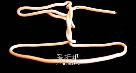 超难的三角插火车模型制作详细步骤图解- www.aizhezhi.com