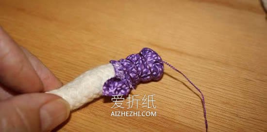 用旧衣服和绳子制作收纳筐的方法- www.aizhezhi.com