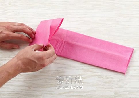 用彩色薄纸做花朵挂饰的方法- www.aizhezhi.com