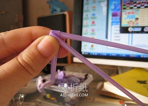 用吸管做玫瑰花的方法图解- www.aizhezhi.com