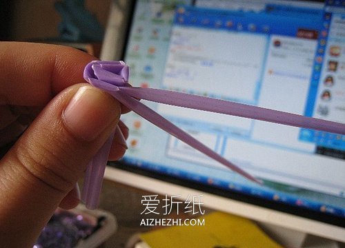 用吸管做玫瑰花的方法图解- www.aizhezhi.com