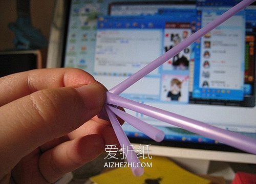 用吸管做玫瑰花的方法图解- www.aizhezhi.com