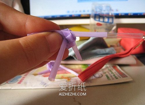 用吸管做玫瑰花的方法图解- www.aizhezhi.com