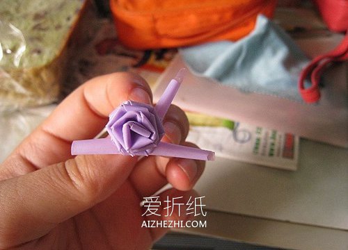 用吸管做玫瑰花的方法图解- www.aizhezhi.com