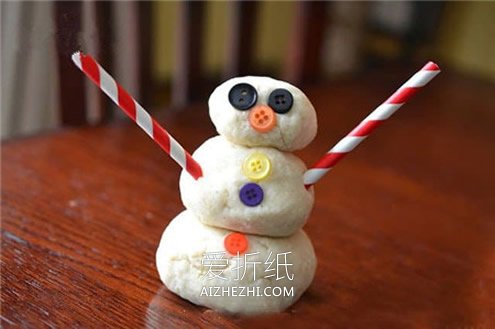 用面粉团做雪人的方法- www.aizhezhi.com