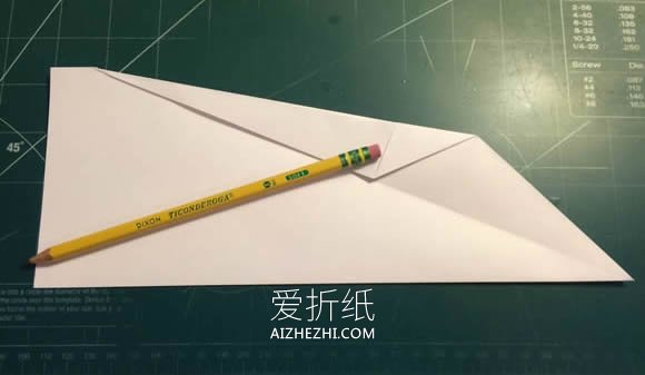 快速、长距离纸飞机的折纸方法图解- www.aizhezhi.com