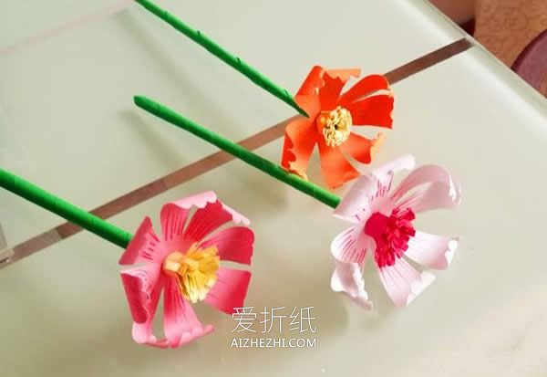 手工做立体纸花的方法- www.aizhezhi.com