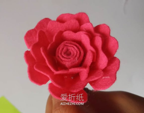 不织布玫瑰花的制作方法- www.aizhezhi.com