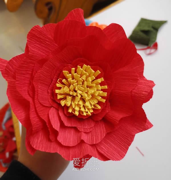 用皱纹纸做牡丹花的方法- www.aizhezhi.com