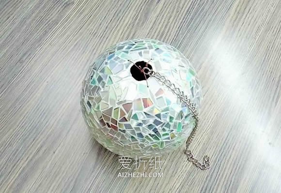 旧光盘废物利用做闪亮灯罩的方法- www.aizhezhi.com