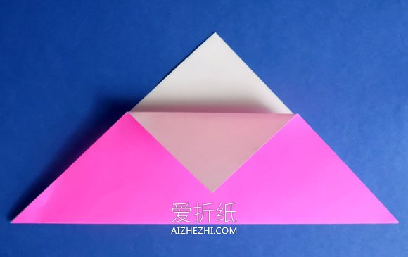 用折纸蛋糕做生日贺卡的方法- www.aizhezhi.com