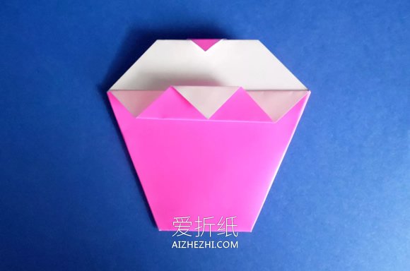 用折纸蛋糕做生日贺卡的方法- www.aizhezhi.com