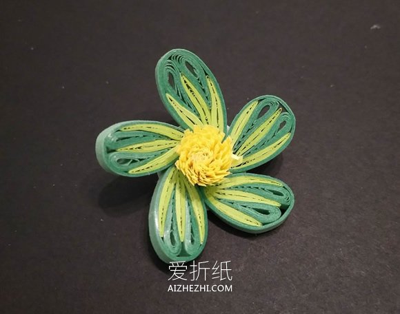 衍纸梅花的制作过程图解- www.aizhezhi.com