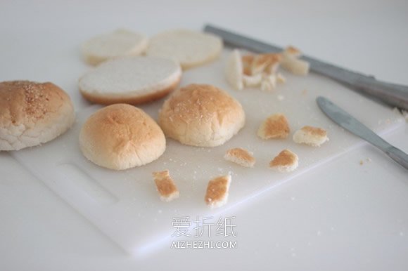 用面包做小熊汉堡的方法- www.aizhezhi.com
