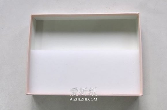 用纸盒盖子和海绵泡沫做戒指收纳的方法- www.aizhezhi.com