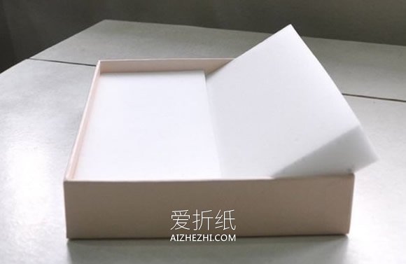 用纸盒盖子和海绵泡沫做戒指收纳的方法- www.aizhezhi.com