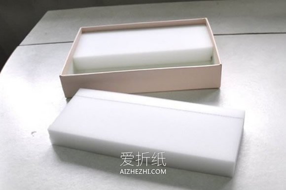 用纸盒盖子和海绵泡沫做戒指收纳的方法- www.aizhezhi.com