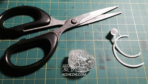 怎么用干了的胶水做戒指的教程- www.aizhezhi.com