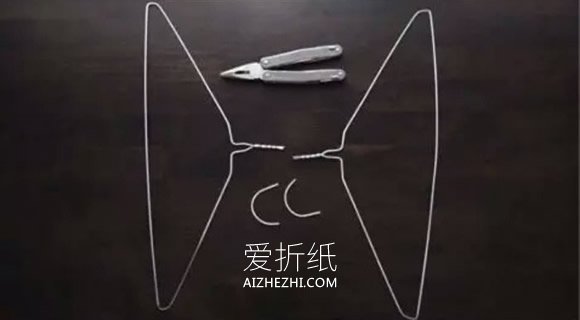 怎么用铁丝衣架做天使翅膀的方法- www.aizhezhi.com