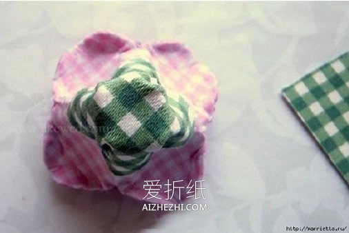 怎么用鸡蛋盒做婚礼装饰花的方法- www.aizhezhi.com