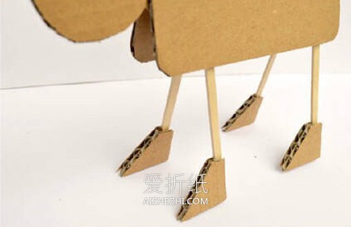 怎么用硬纸板做立体猫的方法- www.aizhezhi.com