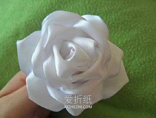怎么用丝带做玫瑰花的方法图解- www.aizhezhi.com