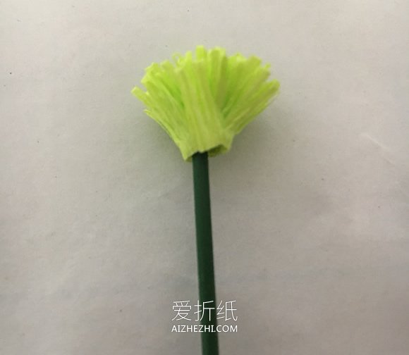 怎么做皱纹纸雏菊的详细图解教程- www.aizhezhi.com
