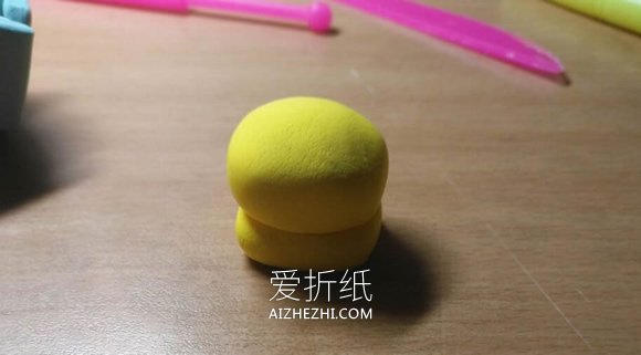 怎么用粘土做沙发的方法图解- www.aizhezhi.com