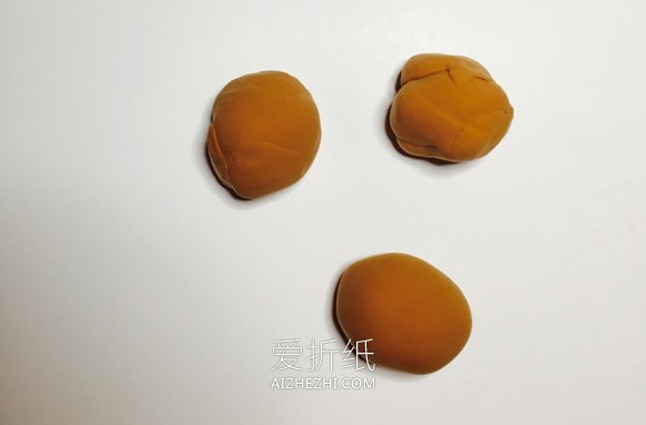 怎么用粘土做一盘鸡蛋的方法图解- www.aizhezhi.com