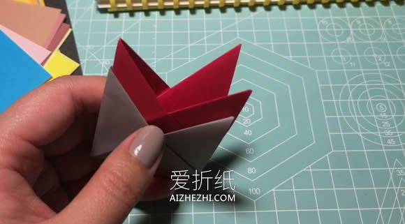 怎么简单折纸无限翻烟花的折法图解- www.aizhezhi.com